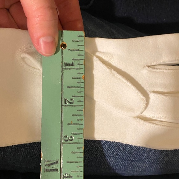 Vintage White Cotton Medium Length Gloves - Picture 6 of 6